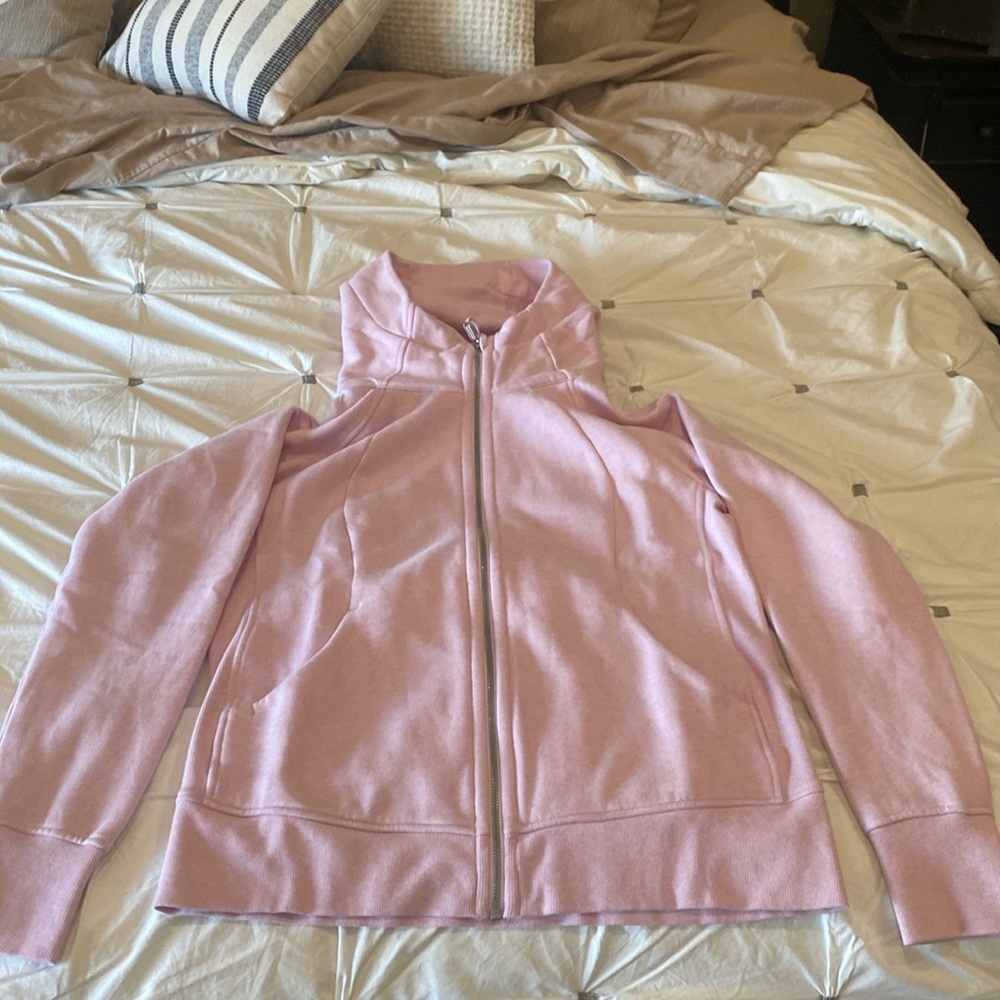 NWOT - Lululemon Scuba hoodie